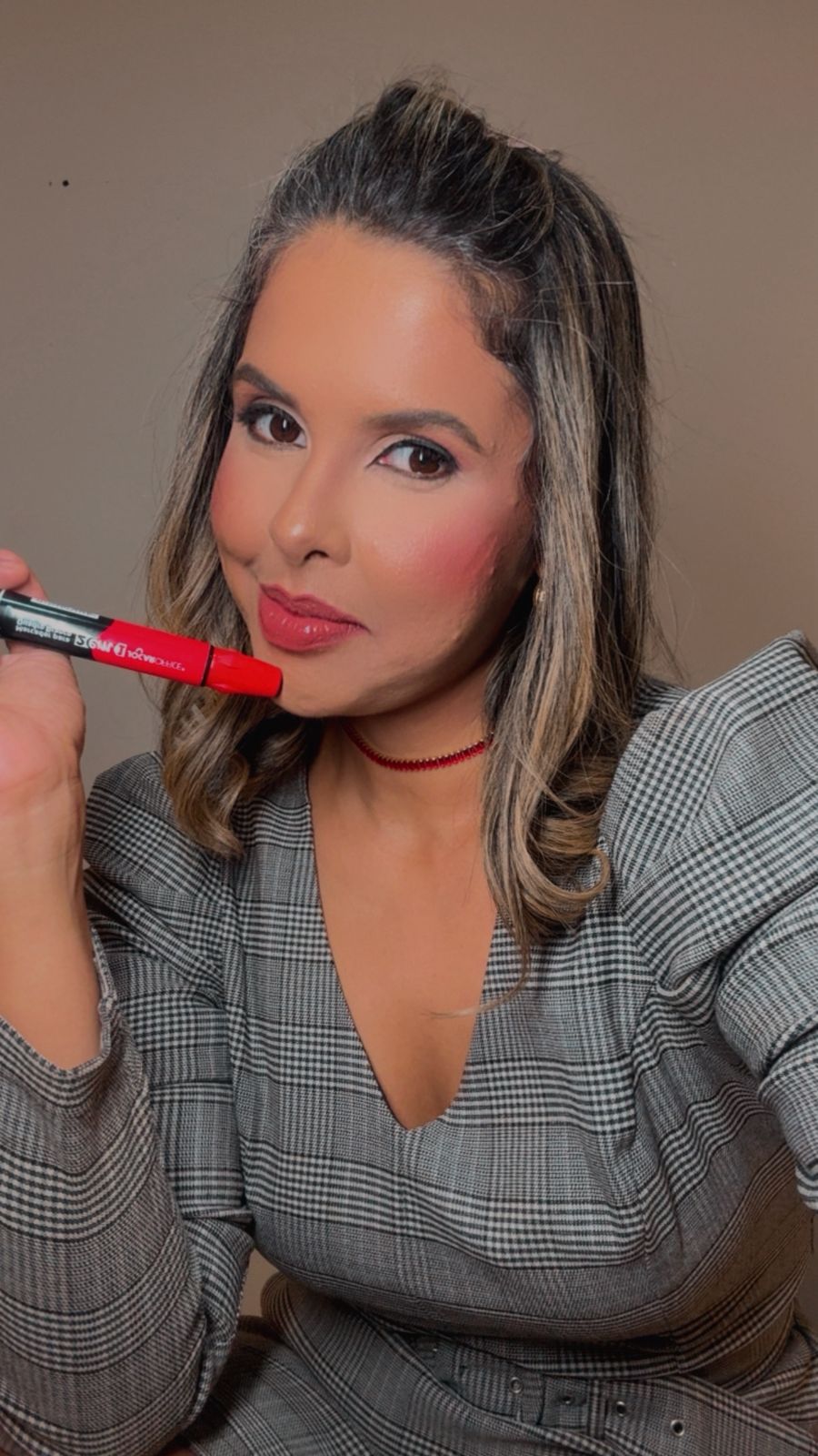 Foto profissional da professora Hemilly Arruda